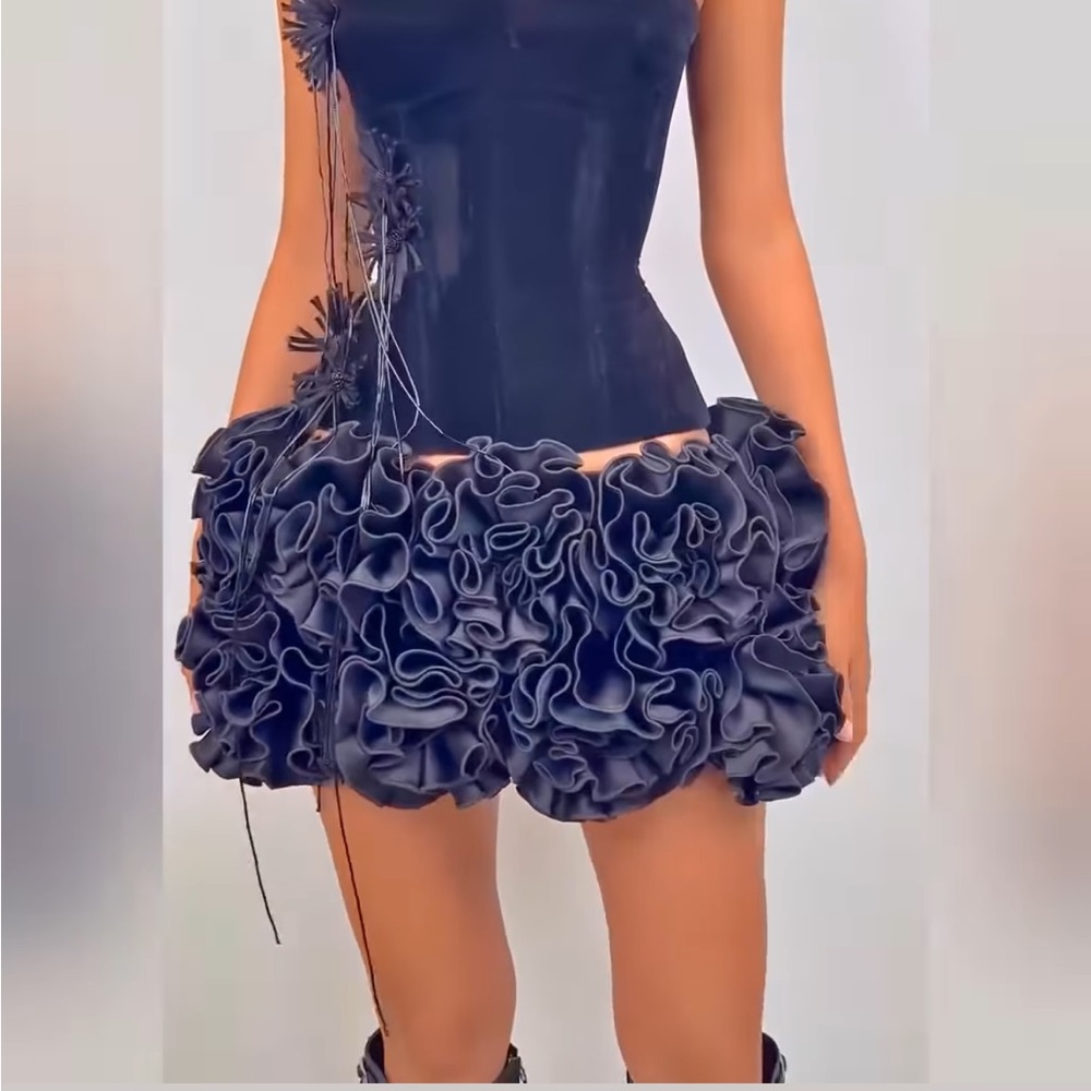Black Mini Bubble Skirt with Ruffled Style for Cocktail